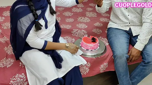 Goldx cuts the holiday cake with Sexy Komal before things get wet