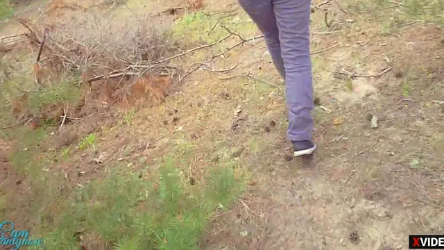 Realpanties walks outdoors in pantyhose while Realpantyhose cums in the tights