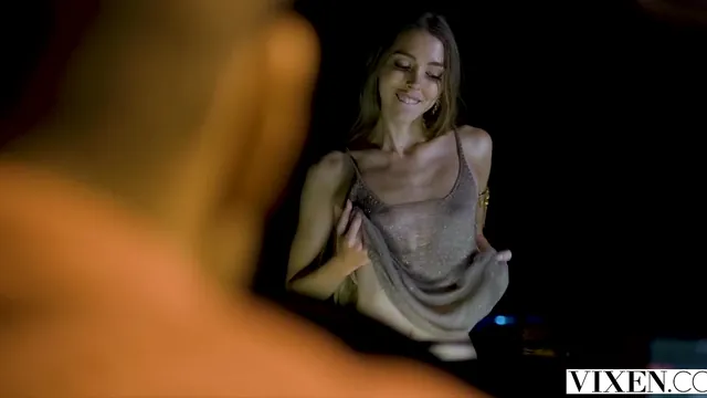 Mary Popiense shows off her exhibitionist side outdoors with Alberto