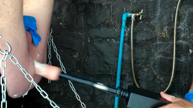 Lena and the Fucking Machine in an Amateur Anal Session
