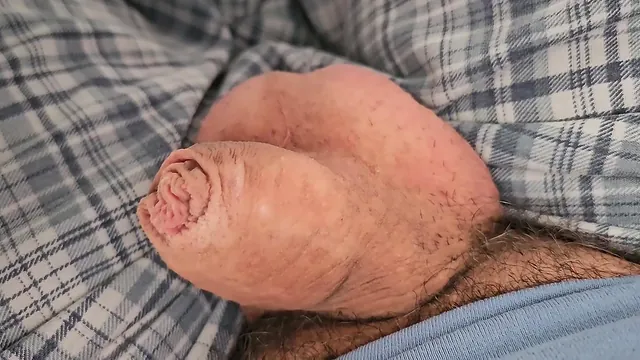 MyPenisIsDifferent Goes From Soft to Wet With a Rare Cock Head