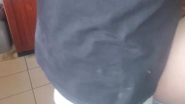 Quick kitchen fuck between a brunette and Redsparow3434