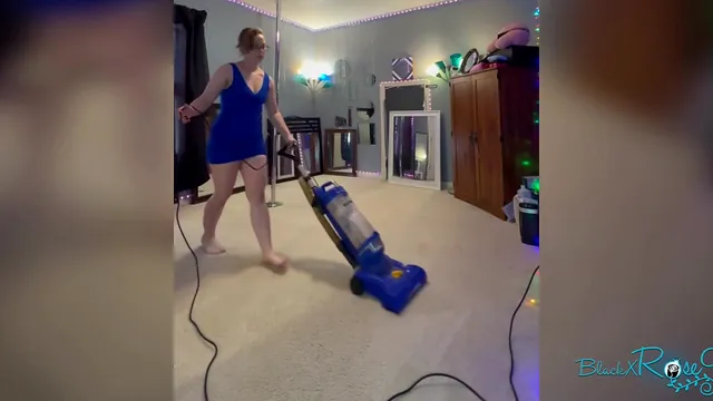 Blackxrose92 Vacuums the House Barefoot as a Tattooed Housewife