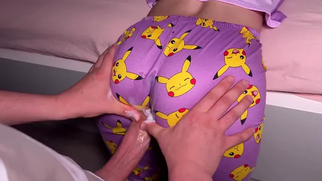 Stepsister Mia Foster Lays Down the Rule of Rubbing Only, No Sex
