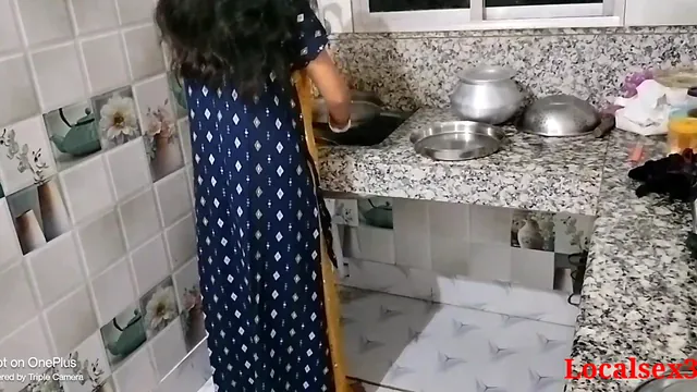 Mature Indian Woman Localsex11 Jerks Off Localsex1 in a Homemade Video