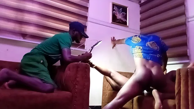 Round booty in pantyhose gets worshipped, bouncing and clapping indoors