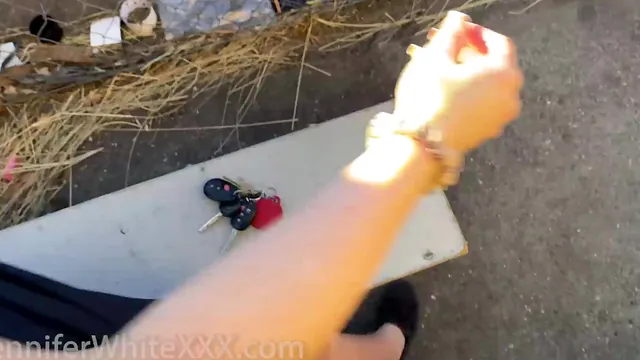 Jennifer White Faces a Massive Black Cock and Deepthroats It in Public