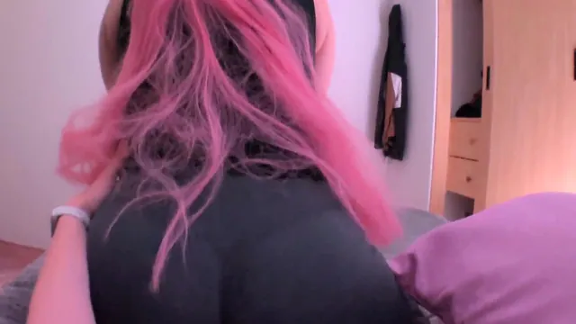 Pinkubell grinds a big booty in leggings on Softxwarm until the cum flows