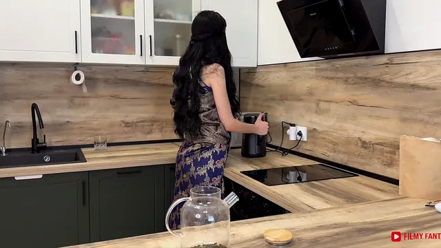 Hannahkim69 and Hannahkim69 Igor Boy in a Rough Desi Pissing Video