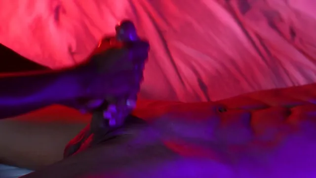 Mrsmilkhim keeps stroking after he finishes on a nuru table