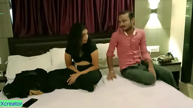 Beautiful Indian Bhabhi Ipunam Has Hot Sex With Trahultakla