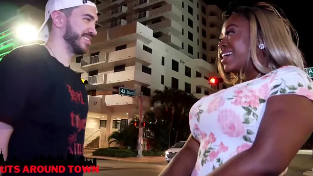 Curvy ebony Breyana Moore squirts all over Peter King's big cock
