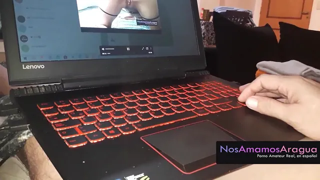 Venezuelan latina Nosamamosaragua does anal with Novio Swinger
