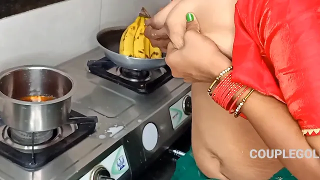Sexy Komal brings milk tea for her father-in-law Goldx