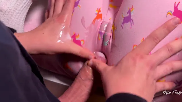 Mia Foster Says Rubbing Only with No Penetration