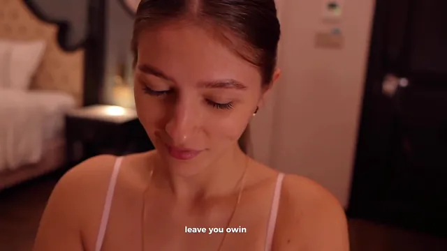 ElinaLizz Cheats with the Delivery Guy While Her Boyfriend Waits