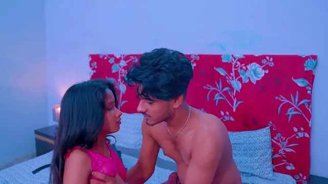 With nobody else home, Mukti and Rockmajid0090 get hot and heavy