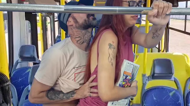 Fanny1 and Ator Zegalinha in a Public Bus Encounter