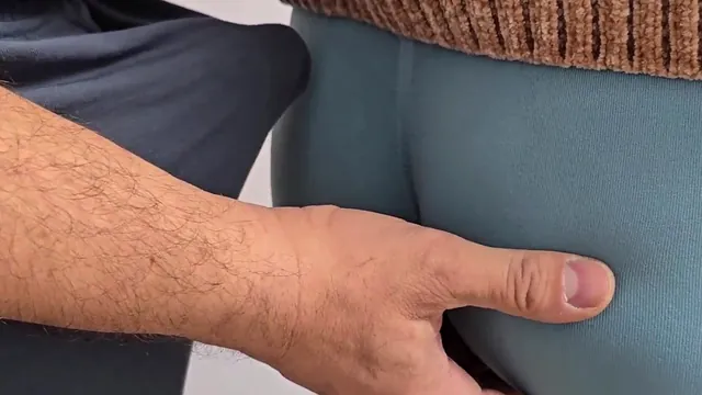 Jessynjohn in Wet Tights on a Subway Train