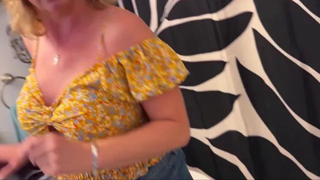 Alex Adams Finishes Inside Horny Step Mom Brianna Beach by Accident