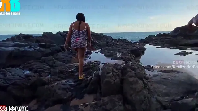 Kriss Hotwife flirts with a gifted black man on the beaches of Salvador