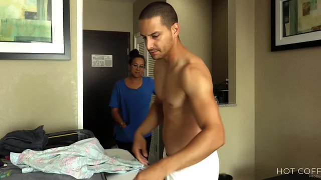 Latina hotel maid Jolla fucks a guest doggystyle and squirts everywhere