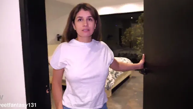 DiDi customer Demoneitor12 sees she has no bra and reaches into her panties