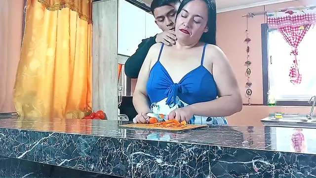 Kellyhot Wife 1 cooks while stepson rq loan stares at her big ass