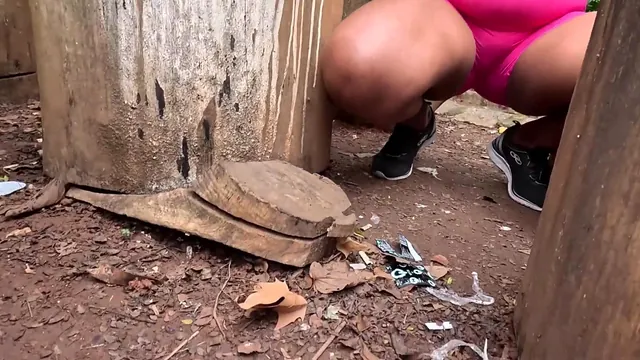 Nicoly Mattos runs through the park and gets her pussy soaking wet