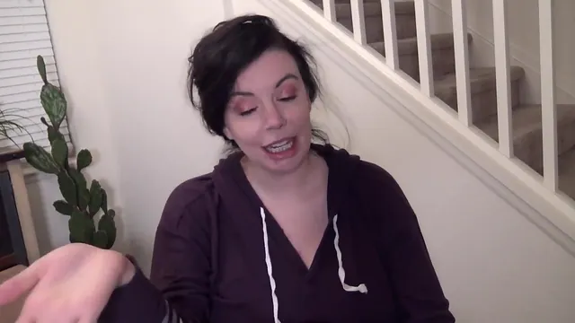 Lovely Lilith Plays a Curvy Stepmom in a Taboo Quarantine Roleplay