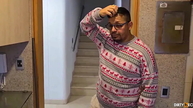 Latina MILF in a miniskirt has secret kitchen sex without a friend knowing