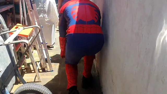 Alex Lima Discovers Venom Instead of Spider Man in Disguise