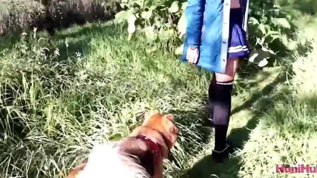 Amateur Latina shows off outdoors and pees wherever she feels like it