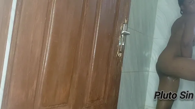 Fjelixx and NdiChiFavxxx Share a Bathroom Blowjob