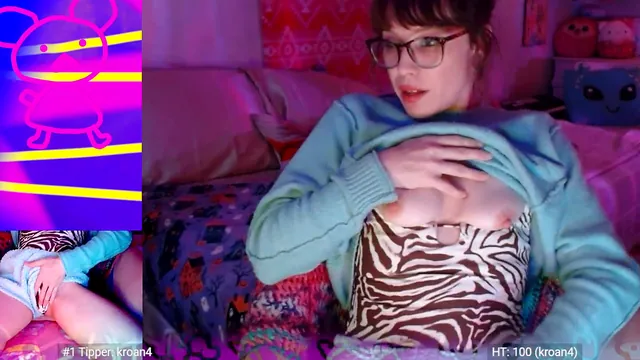 Seekah strips down in front of her webcam and touches herself