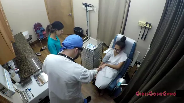 Aria Nicole, Angel Santana and Brianna Cole Get Gyno Exams from Doctor Tampa