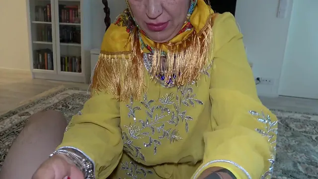 Horny Stepson Pounds His Big-assed Arab Stepmom Diana Zilli in Her Hijab