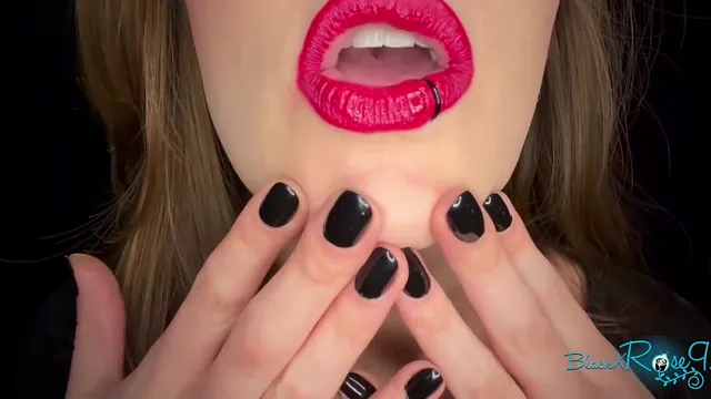 Bashful Girlfriend Blackxrose92 Wants a Big Load in Red Lipstick and Glasses