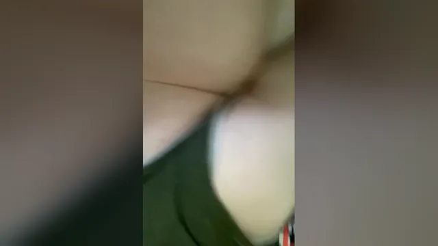 Five minutes of Gothicwhore farting, queefing and twerking
