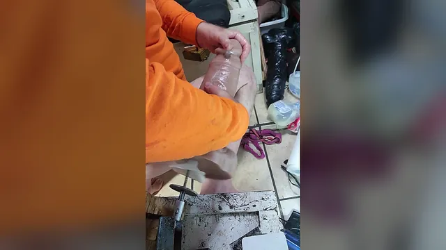 Lb13702 solo with a fucking machine and some oversized toys