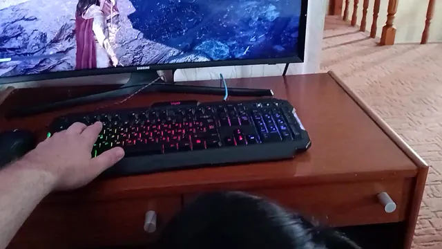 While Cucumberg games on his PC, stepmom Alena Coq gives him a blowjob